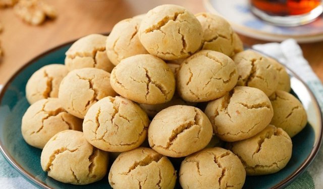 Ağızda dağılan helva kıvamında: Tahinli kurabiye nasıl yapılır?