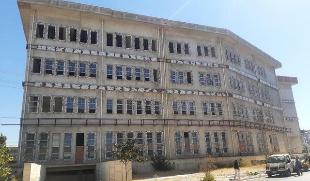 Torbalı’da Başkan Demir tapuyu belediyeye kazandırdı, hükümet konağı için kapıyı açtı