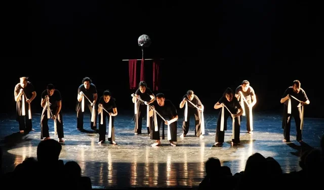 İzmir’de tiyatro şöleni başlıyor: Program dopdolu!