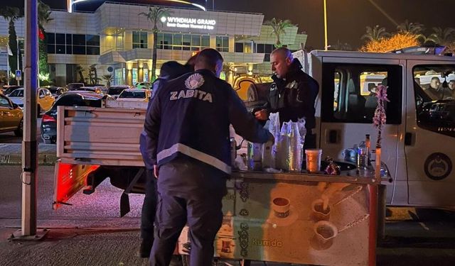 Sahilevleri’nden İnciraltı’na: İzmir’de izinsiz seyyar satışlar toplandı