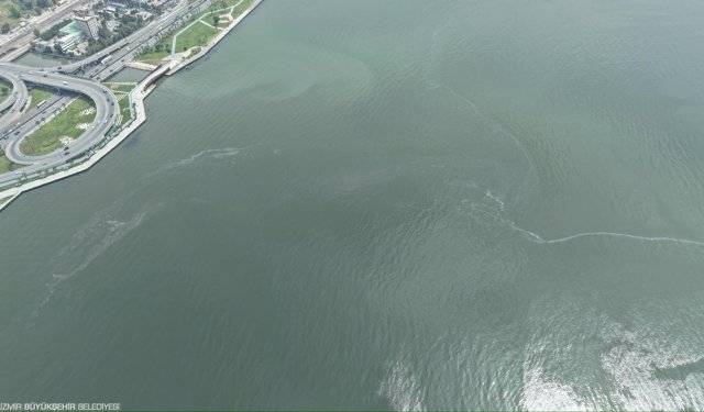 İzmir düşmanları bu kez Bayraklı kıyısını kirletti!