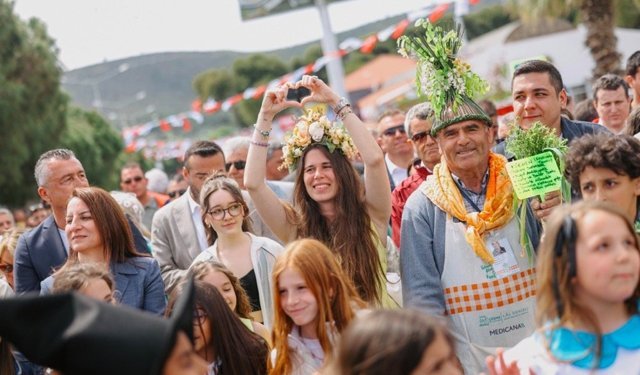 Alaçatı’da festival coşkusu: Yüz binlerce kişiyi ağırladı