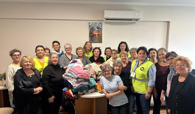 Karşıyaka’nın çınarlarından anlamlı dayanışma: El emeği ürünler çocuklara!