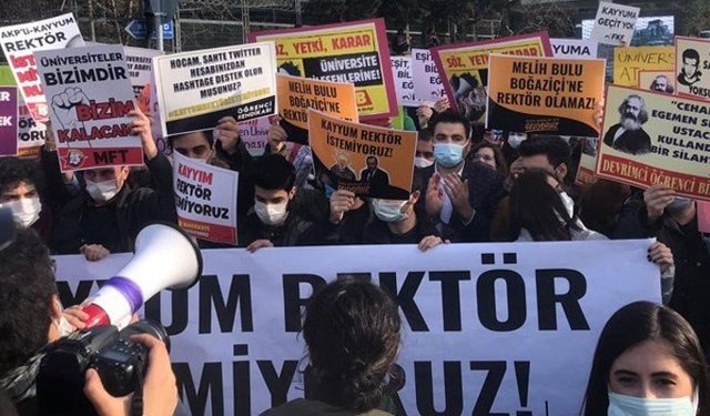 İzmir'de üniversite öğrencilerine operasyon: 1 gözaltı ve 18 öğrenci hakkında yakalama kararı!