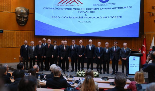 YÖK Başkanı Özvar, İzmir'de konuştu: Amacımız, dönüşümü öngören ve yön veren bir yapı