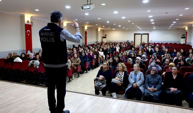 Bayraklı bağımlılığa savaş açtı: Annelerle farkındalık eğitimi!