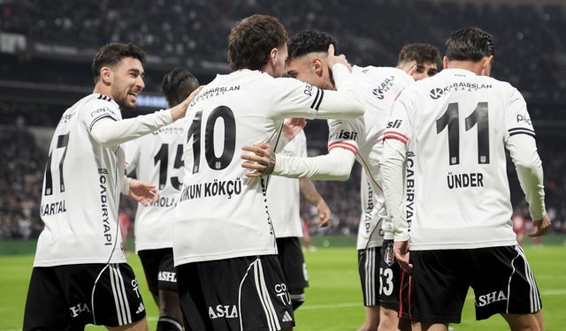 Beşiktaş Antalyaspor'u ağırladı: 3 puanı 4 golle aldı