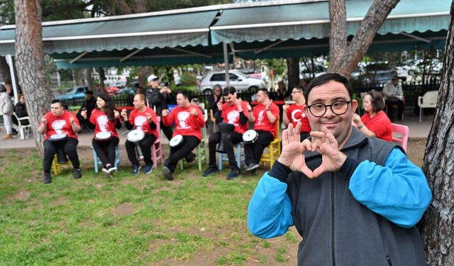 Bornova’da kalplere dokunan ritim gösterisi