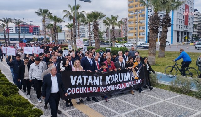 CHP İzmir’den 23 Nisan’da 23 maddelik manifesto: Çocuklar için sessiz yürüyüş yapıldı