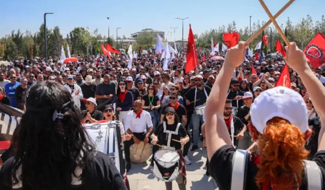 KKTC’de grevler askıda: Pazartesi meydandayız!