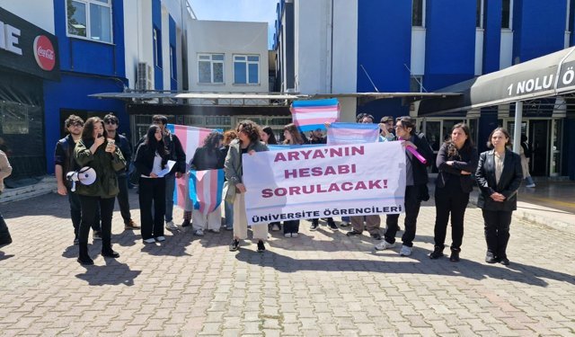 Ege Üniversitesi'nde Arya ve İlayda için eylem: Sorumlular hesap verene kadar mücadele edeceğiz