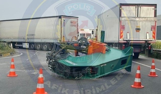 İzmir Emniyeti sürücüleri uyardı: Kuyucak Kavşağı'na dikkat!