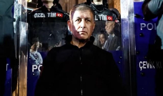 İzBB Başkanı Tugay nöbette: Meslek Fabrikamızı bırakmıyoruz!