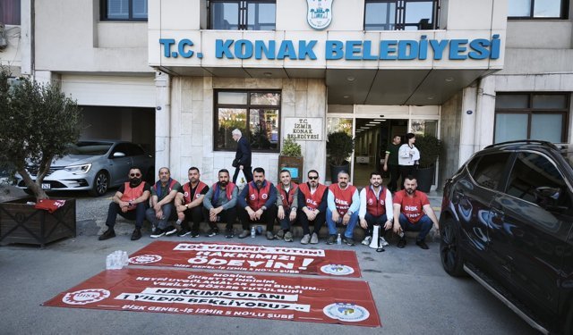 Konak’ta işçilerden oturma eylemi: Hakkımız olanı istiyoruz