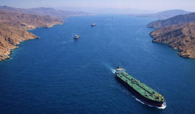 Hürmüz Boğazı'ndan hiçbir geminin geçişine izin verilmiyor