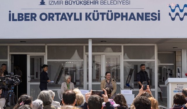 İlber Ortaylı'nın ailesi İzmir Kitap Fuarı'nda okurlarla buluştu