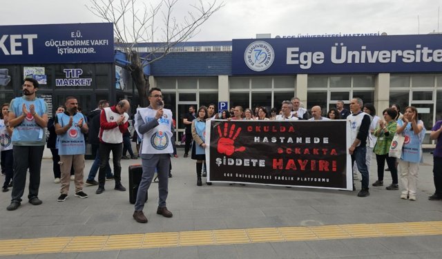 Ege Üniversitesi Sağlık Platformu'ndan şiddete karşı eylem: Birlikte mücadele edersek karanlığı deleriz