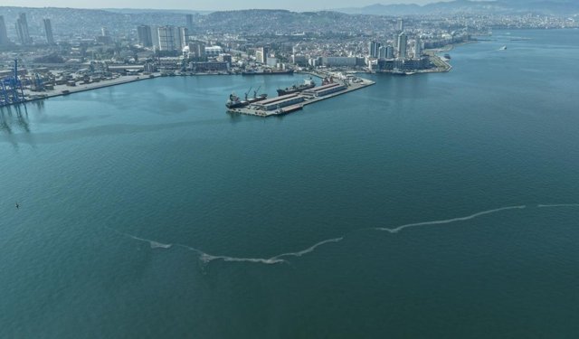 İzmir Körfezi alarm veriyor: 6 ayda 12 kez dış kaynaklı kirlilik tespit edildi