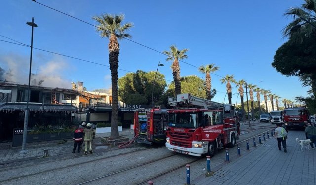 Karşıyaka’da alevler yükseldi: İtfaiyenin hızlı müdahalesi faciayı önledi