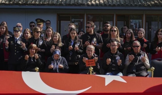 İzmir'de şehit polise veda!
