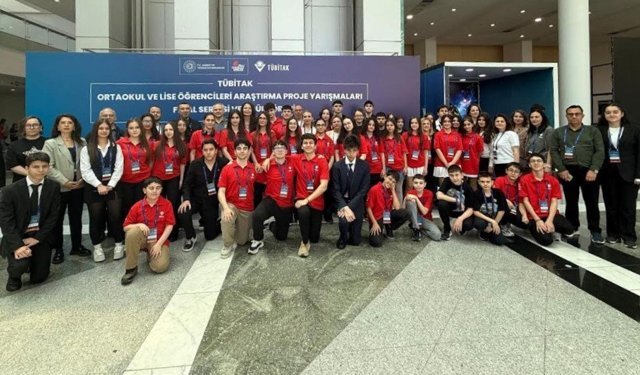 İzmirli genç bilim insanlarından büyük başarı: TÜBİTAK yarışmasında dereceler getirdiler