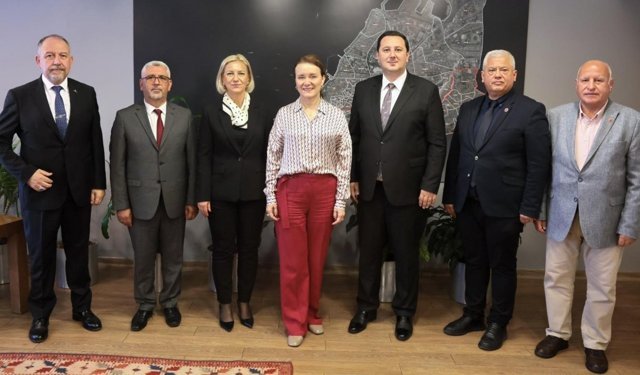 Konak’ta Makedonya rüzgarı esti: Başkan Mutlu, Enes İbrahim ve heyetini ağırladı