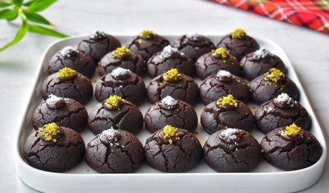 Brownie gibi ağızda dağılan lezzet: Kahveli ıslak kurabiye nasıl yapılır?
