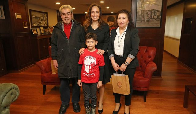 Karşıyaka Belediyesi yılın kitap tutkunlarını seçti