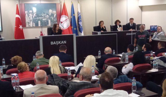 Karşıyaka'da Mecliste seçim günü: Encümen ve Başkan Vekilleri belirlendi