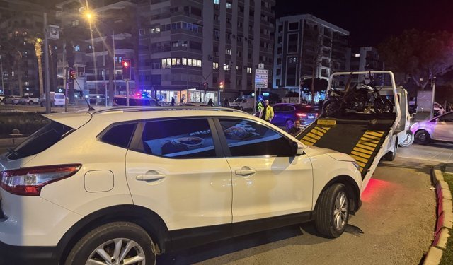 Karşıyaka'da otomobille çarpışan 18 yaşındaki motosiklet sürücüsü yaşamını yitirdi