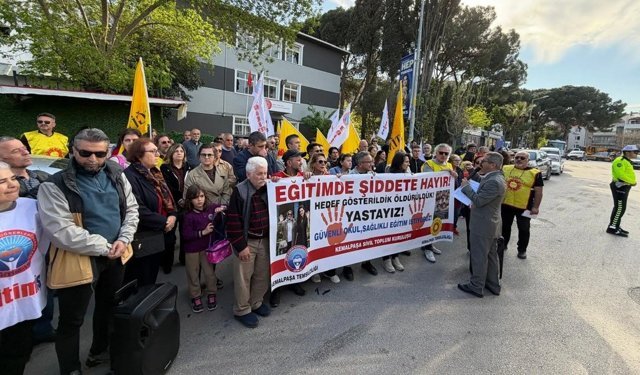 İzmir Kemalpaşa'da eğitimcilerden ortak eylem: Feryadımız görmezden gelinmemeli
