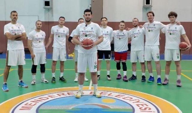 Menderes’in basketbol takımından duyarlı hareket