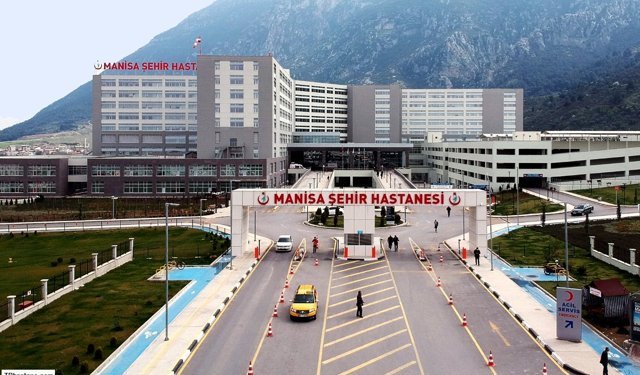 Manisa'da traktör devrildi: 3 kişi hayatını kaybetti