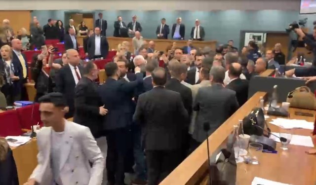 CHP’li Özkan’dan meclisteki arbede sonrası açıklama: Kaos yaratıldı