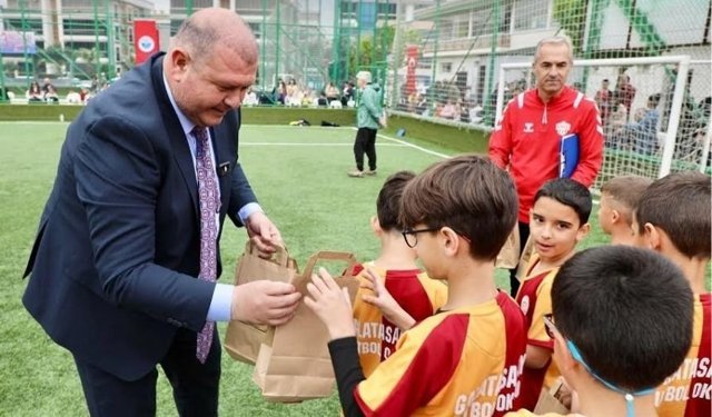 Menderes’te 23 Nisan turnuvası: Tüm takımlar şampiyon!