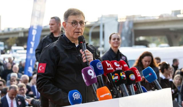 Benim iki kimliğim var: Biri başkan, biri İzmirli Cemil Tugay