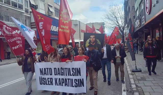 İzmir’de NATO protestosu: ‘Katil NATO defol!’ sloganları