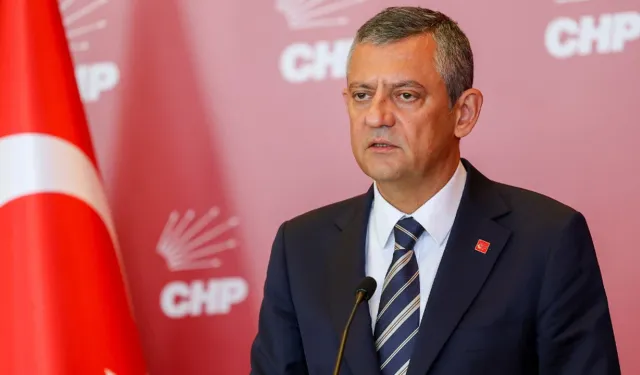 CHP İzmir’de kritik zirve: Özgür Özel, ilçe başkanlarıyla toplantı yapacak