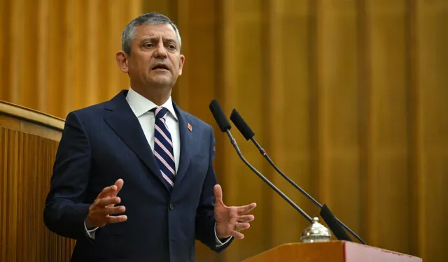 Özgür Özel'den Kılıçdaroğlu'na çağrı: Genel başkanlık yarışına girelim, kaybeden CHP'yi salsın