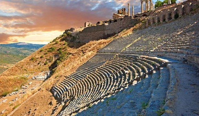 Pergamon genişleyebilir: Bergama'da arkeolojik kalıntı bulunan o bölge korumaya alındı