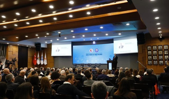 İzmir'in sağlık turizmine ilişkin yol haritası İZTO ile belirlendi