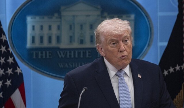 Donald Trump, tartışmalı 'İsa' görselini sildi!