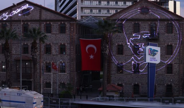 Atatürk'ün imzaladığı belge indirilmişti: Meslek Fabrikası'na imzası ve silüeti yansıtıldı