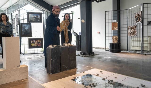 ‘Antik Safari’ Bornova’da başladı: Yeşilova Höyüğü’nde açılan sergi, antik mirası çağdaş sanatla buluşturdu