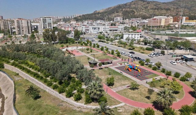 Karşıyaka'da park seferberliği... 1 yılda 31 park yenilendi