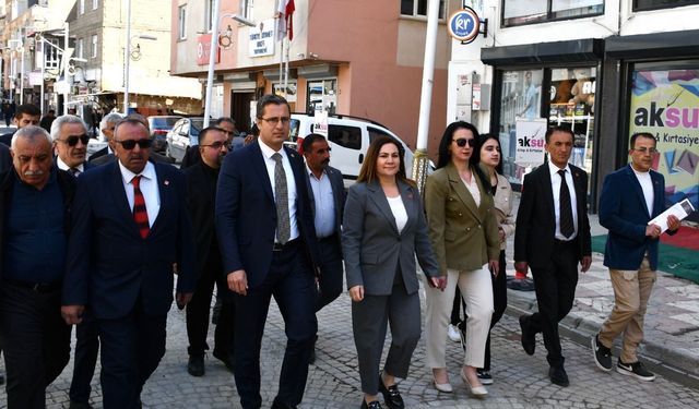 Yücel'den Hakkari'ye ziyaret: 27 gün boyunca kaderine terk edildi!