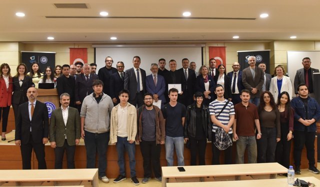 Genç iletişimciler 15 Temmuz ruhunu manşetlere taşıdı