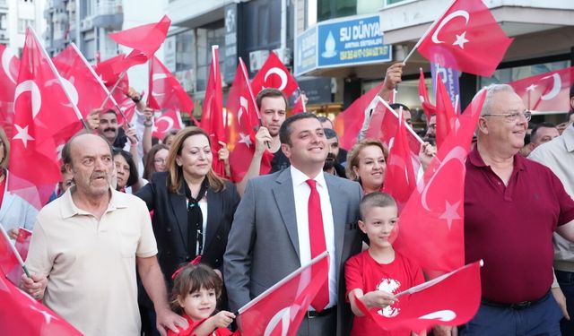Torbalı’da unutulmaz 19 Mayıs: Gençlik, coşku ve binlerce kişilik kortej
