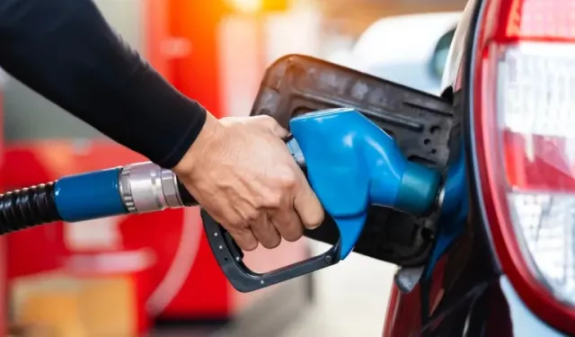 Hürmüz krizi fiyatlara yansıdı: Motorine yeni zam!