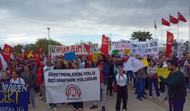 TKP’den alternatif 1 Mayıs kutlaması: Bu kürsü işçi sınıfının kürsüsüdür, belediye patronlarının değil